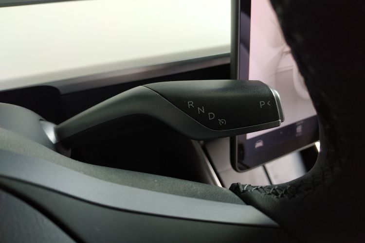 Tesla Model 3 2020 car image #14
