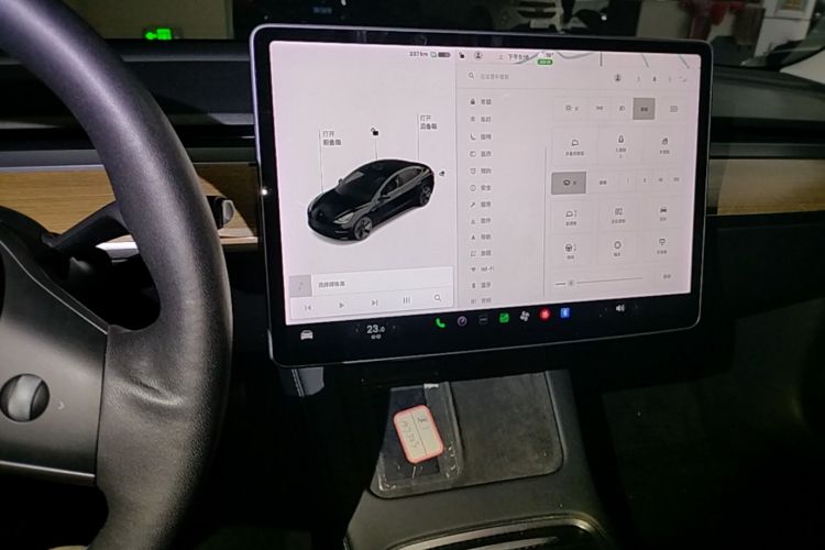 Tesla Model 3 2021 car image #13