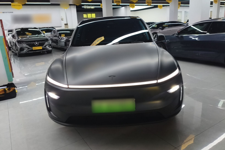 Tesla Model Y 2025 #3 Tesla Model Y 2025 car image #3