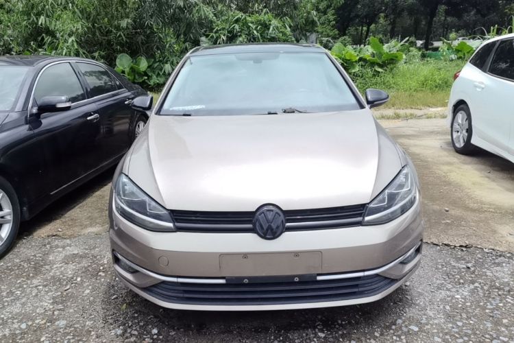 Volkswagen Golf 2020 car image #3