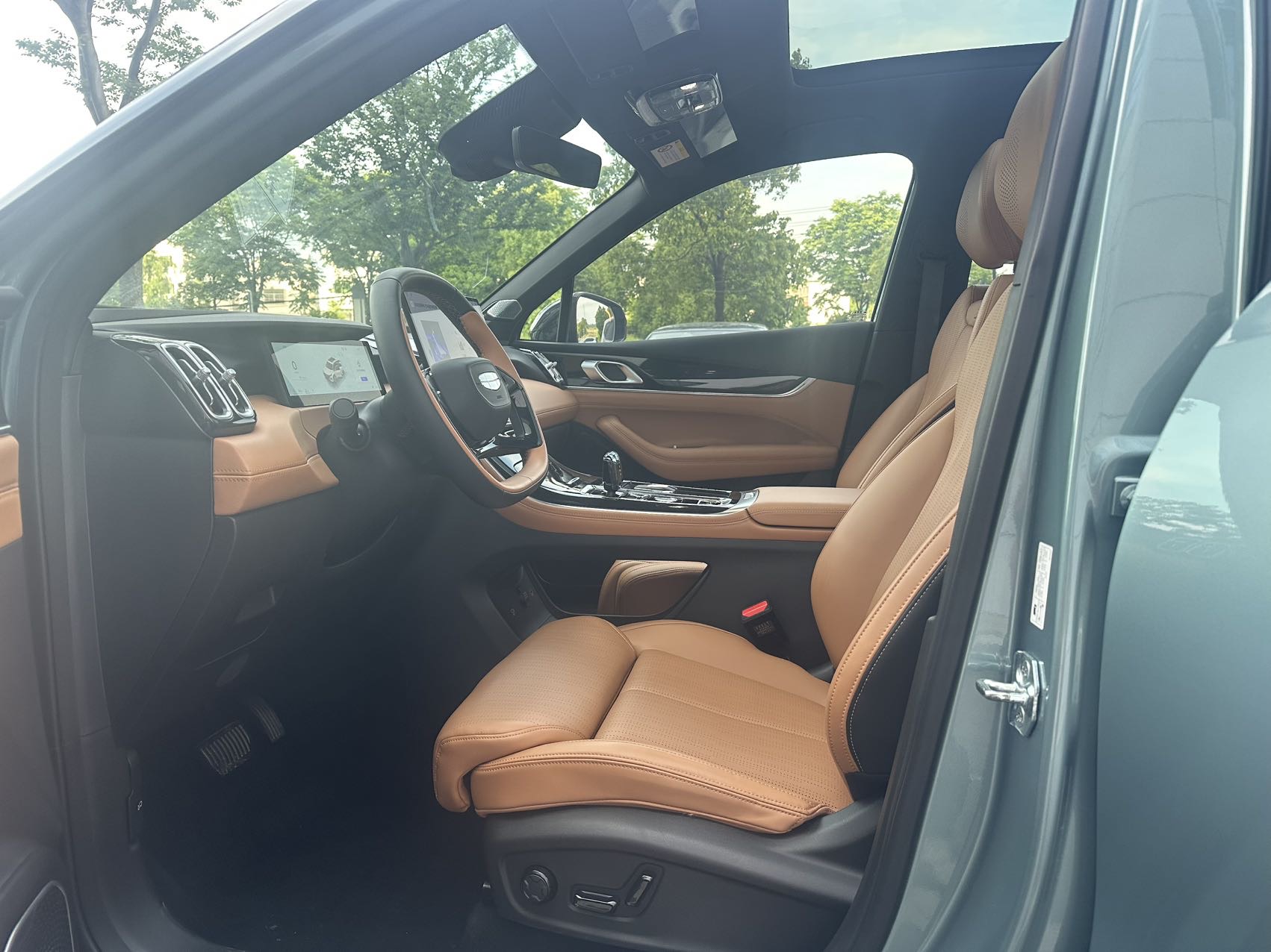 GEELY Boyue L 2025 car image #4