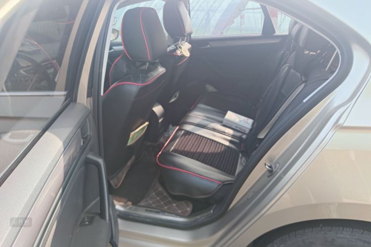 Volkswagen Bora 2020 car image #19