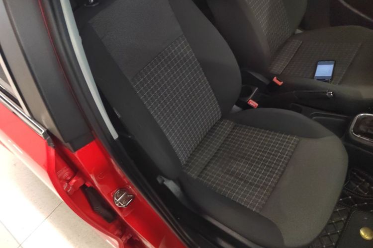 Volkswagen Polo 2017 car image #24