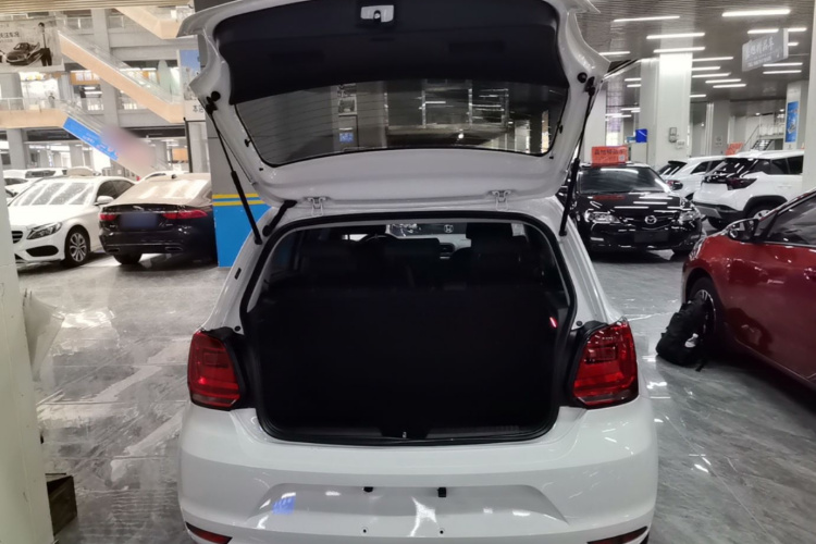 Volkswagen Polo 2018 immagine di auto #19