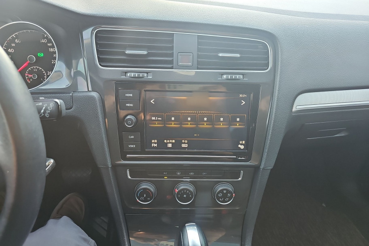 Volkswagen Golf 2019 #13 Volkswagen Golf 2019 car image #13