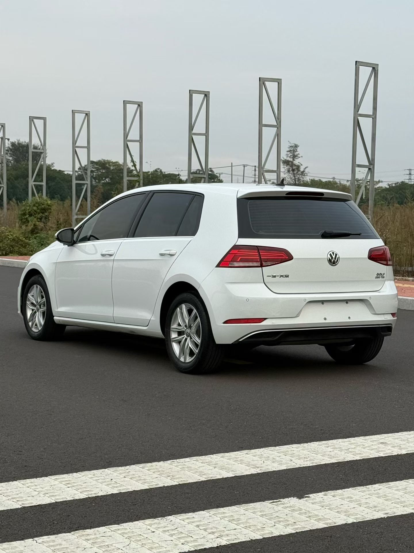 Volkswagen Golf 2019 imagen de coche #5