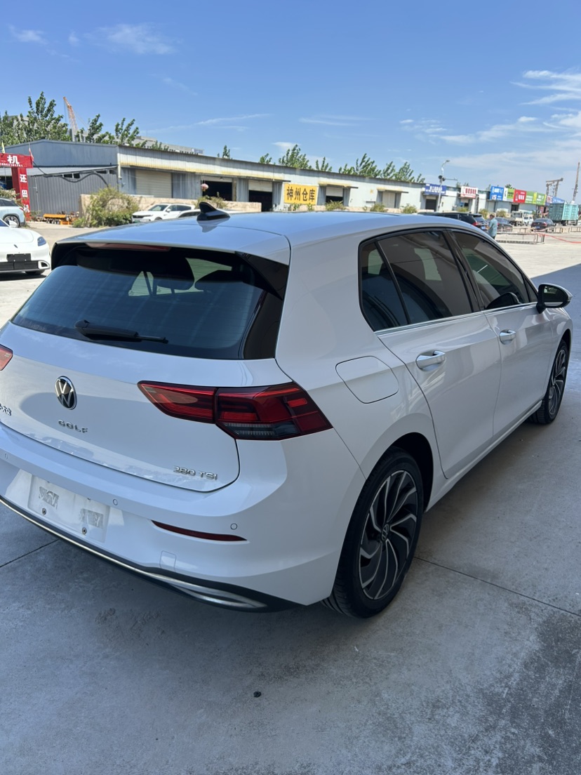 Volkswagen Golf 2023 صورة سيارة #5