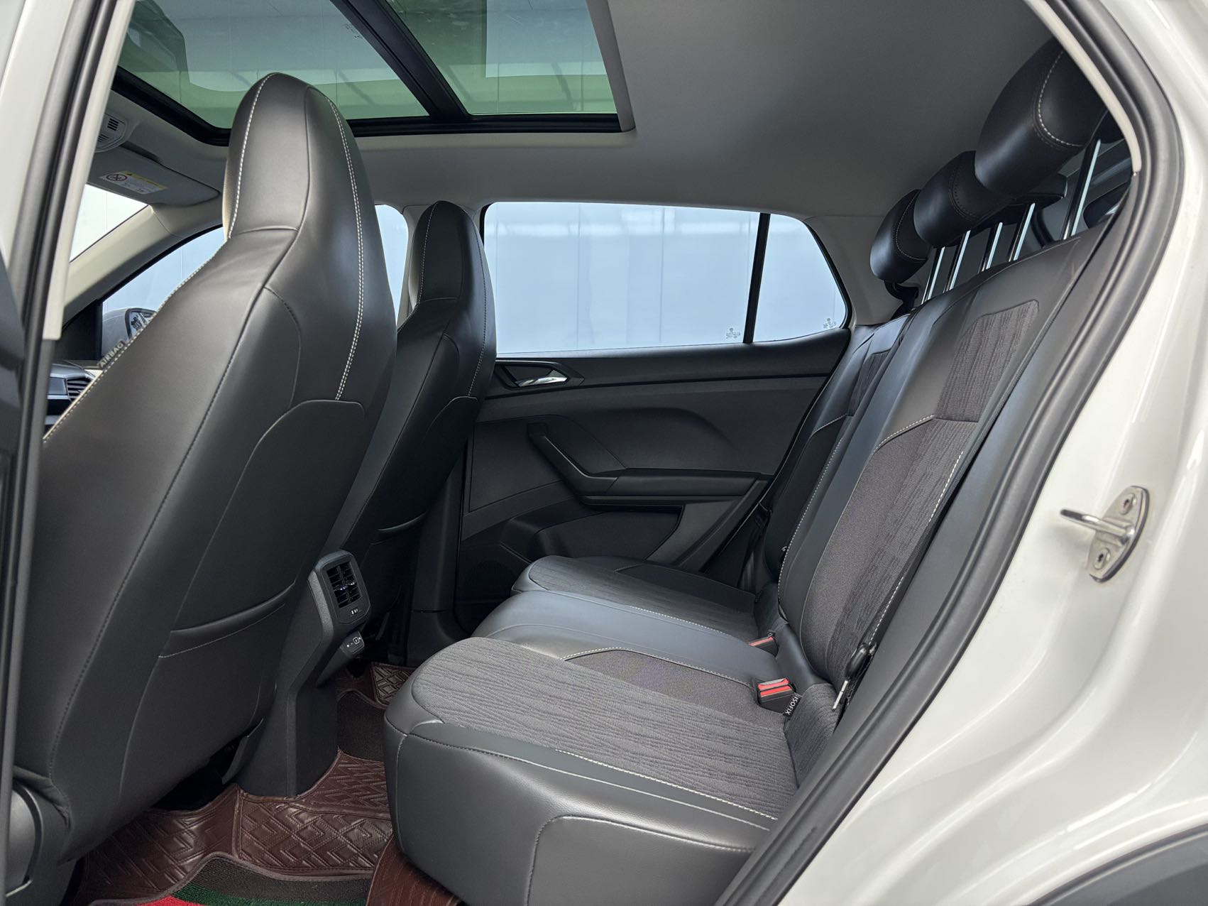 Volkswagen T-Cross 2022 #9 Volkswagen T-Cross 2022 car image #9