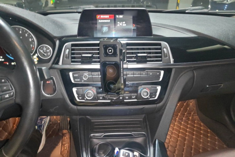 BMW 3 Series 2018 #17 BMW 3 Series 2018 car image #17
