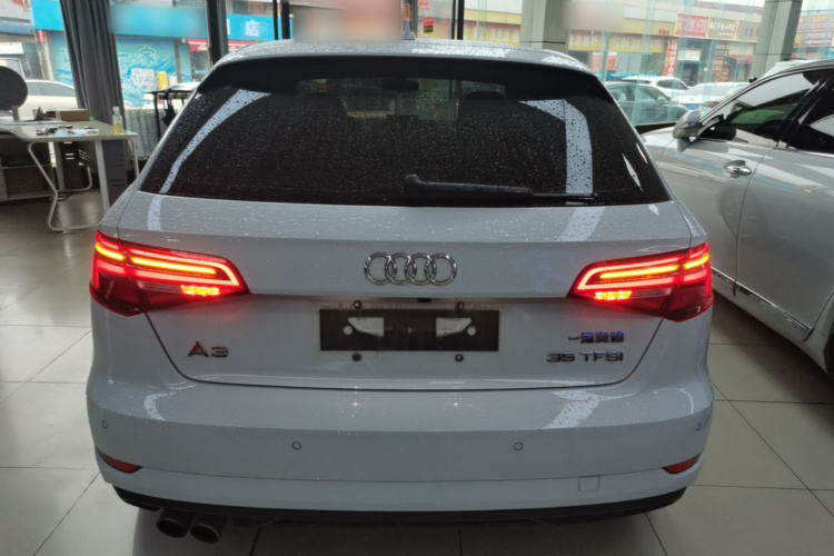 Audi A3 2018 car image #6