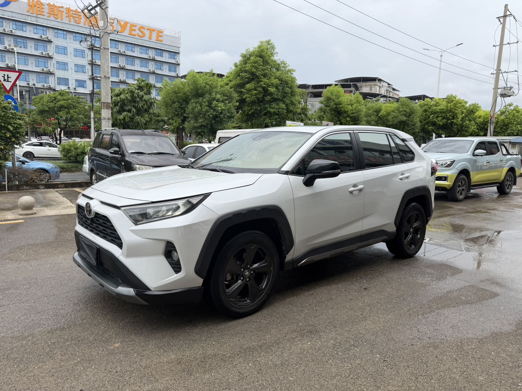 Toyota RAV4 2022 Toyota RAV4 2022 car image