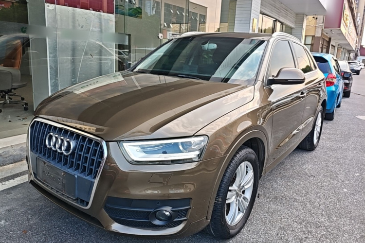 Audi Q3 2015 car image #2
