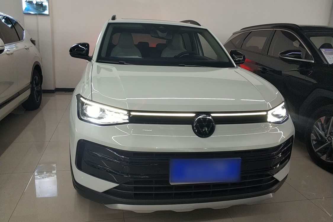 Volkswagen Tharu 2024 car image #3