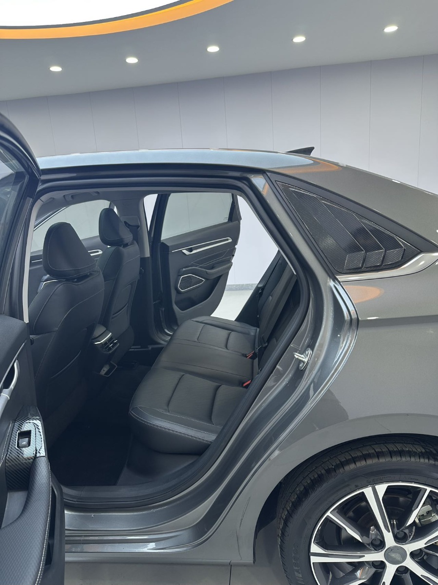 GEELY Emgrand 2022 صورة سيارة #9