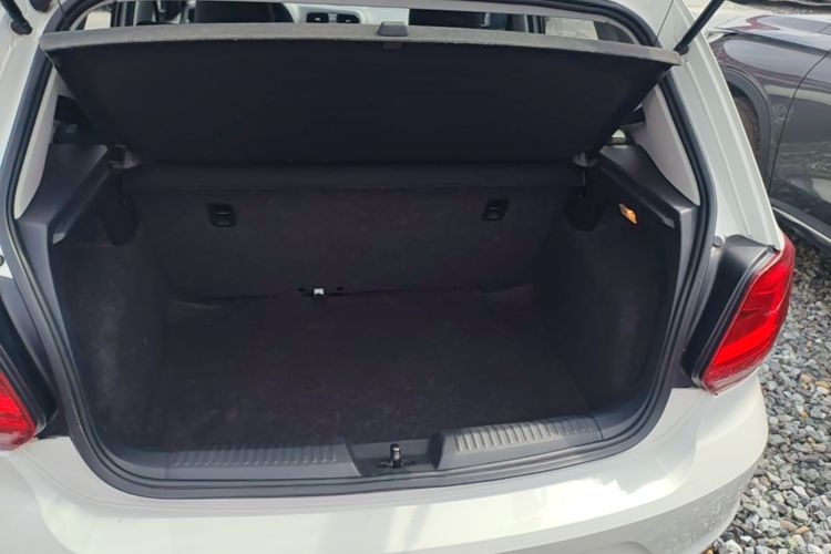 Volkswagen Polo 2016 car image #19