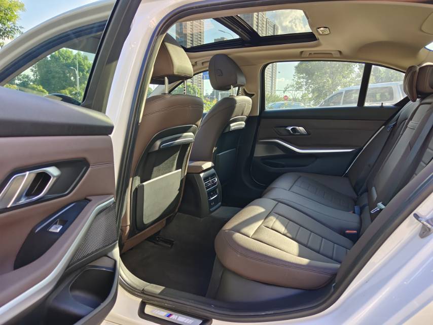 BMW 3 Series 2020 car image #8