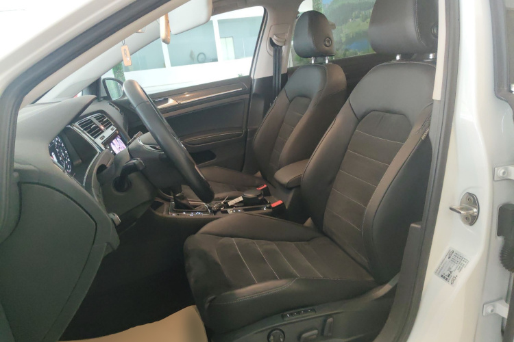 Volkswagen Golf 2020 immagine di auto #20