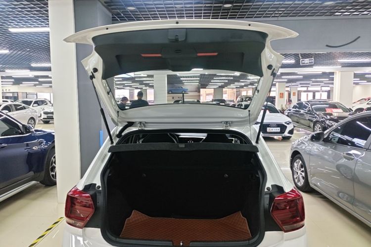 Volkswagen Polo 2022 car image #19