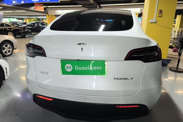 Tesla Model Y 2022 #4 Tesla Model Y 2022 car image #4