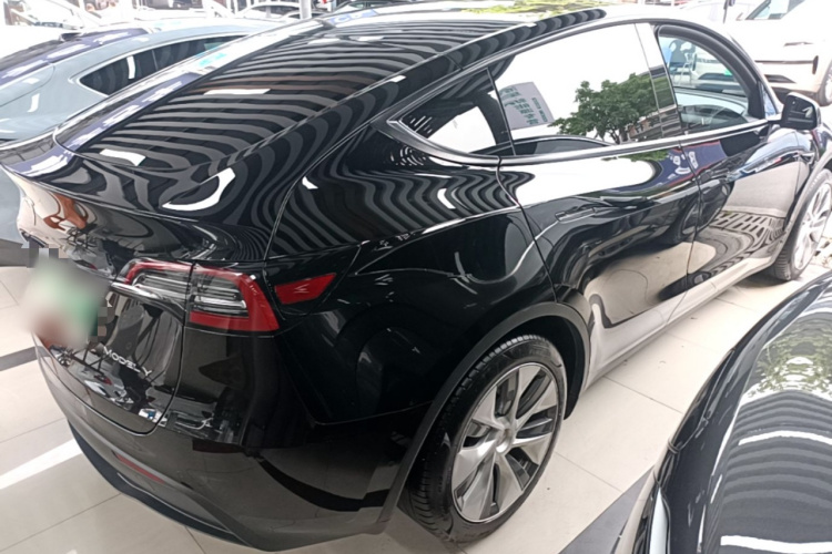 Tesla Model Y 2023 #7 Tesla Model Y 2023 car image #7