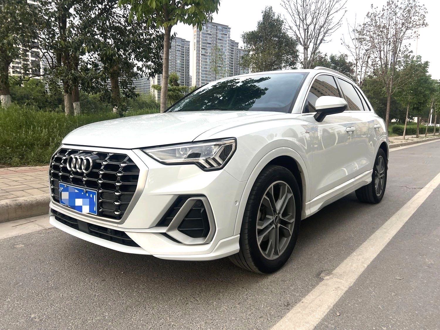 Audi Q3 2023 Audi Q3 2023 car image