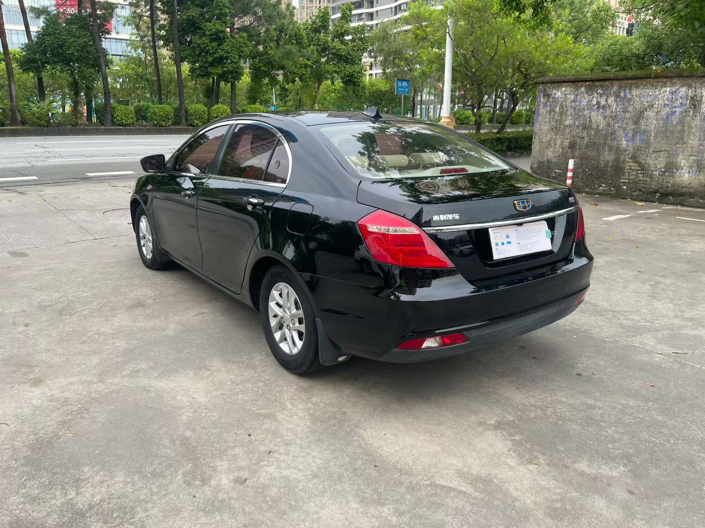 GEELY Emgrand 2017 car image #2