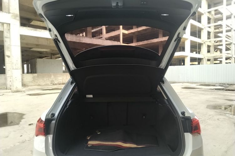 Audi Q3 2021 car image #19