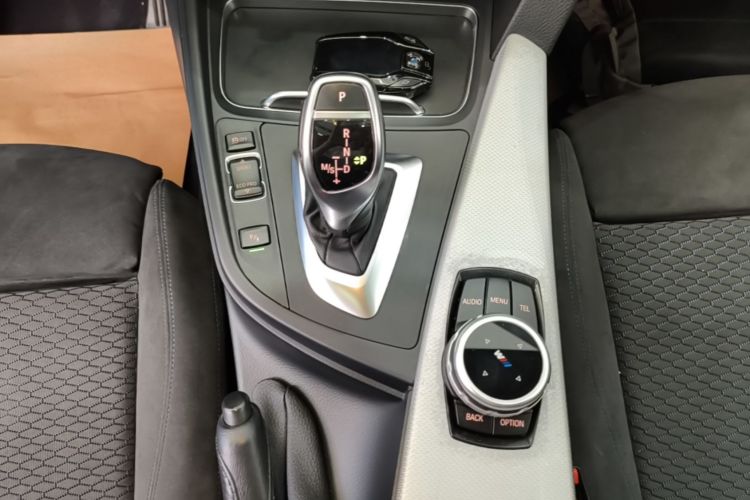 BMW 3 Series 2017 #14 BMW 3 Series 2017 car image #14