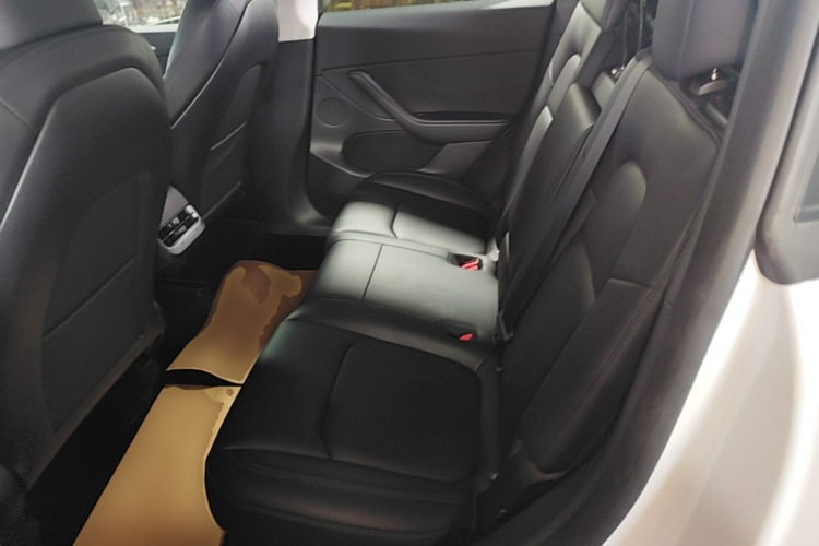 Tesla Model Y 2024 car image #17