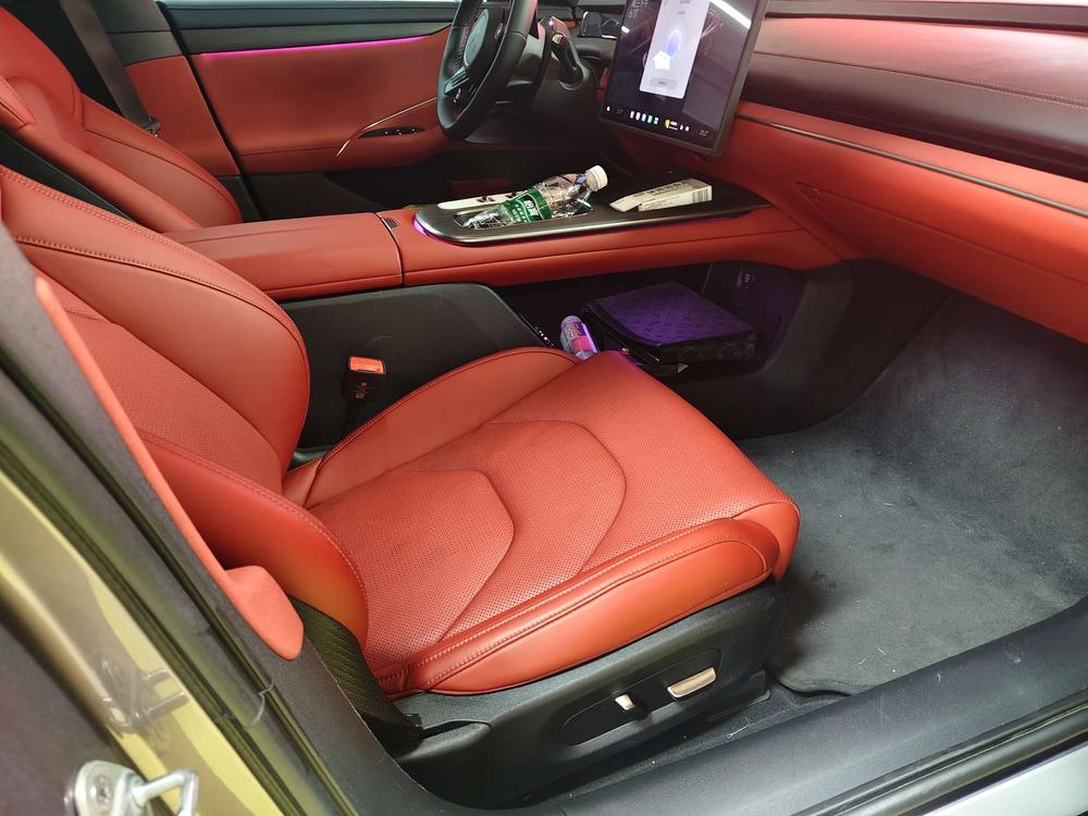 2024 #13 2024 immagine di auto #13