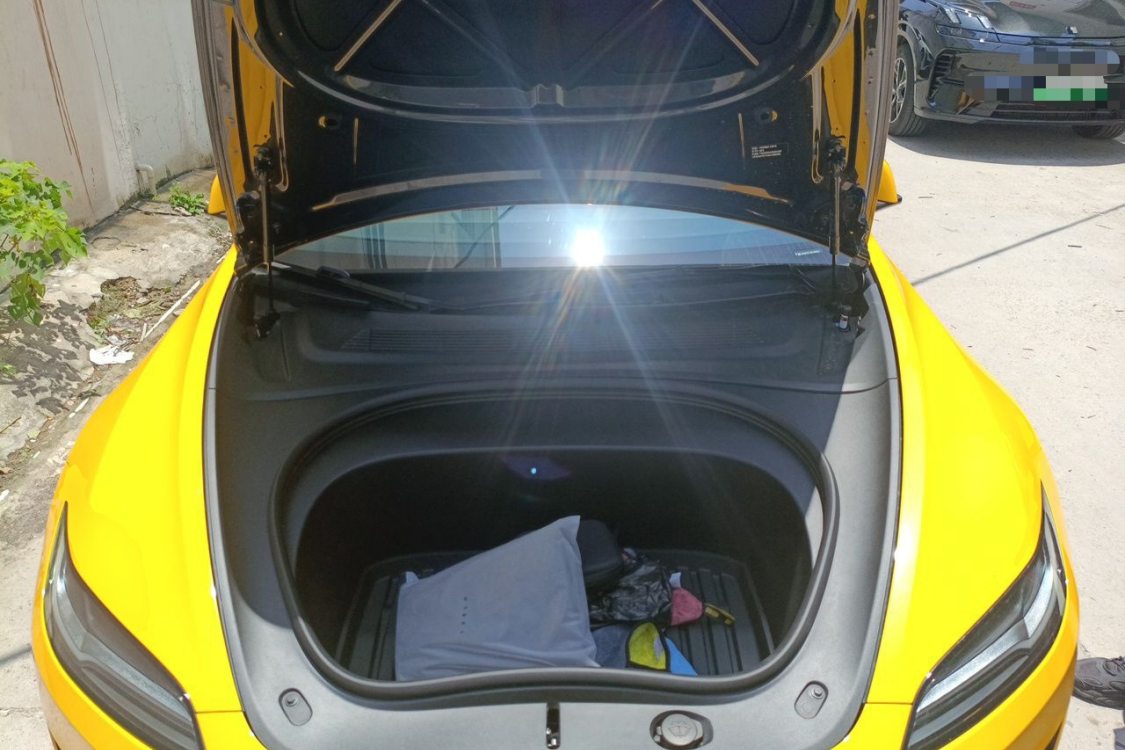 Tesla Model 3 2025 imagen de coche #10