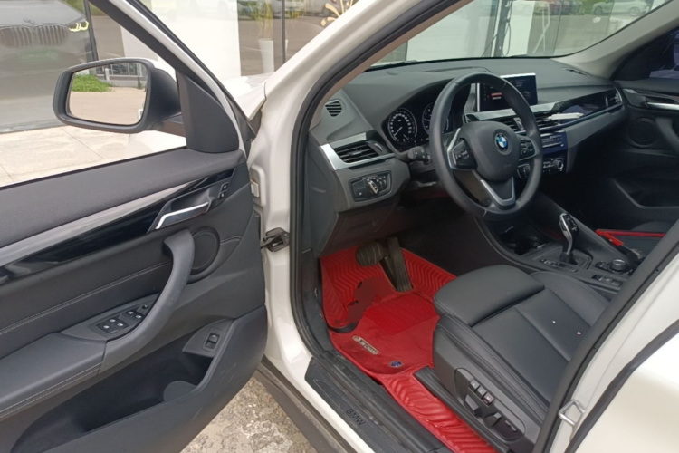 BMW X1 2020 car image #12
