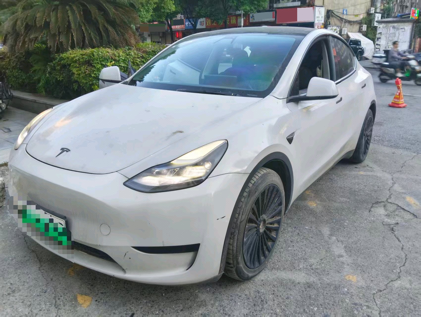 Tesla Model Y 2022 Tesla Model Y 2022 car image