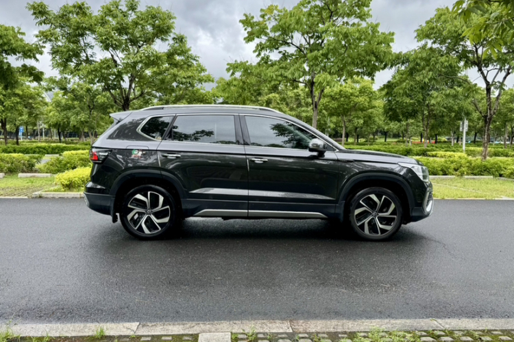 Volkswagen Tharu 2024 car image #9