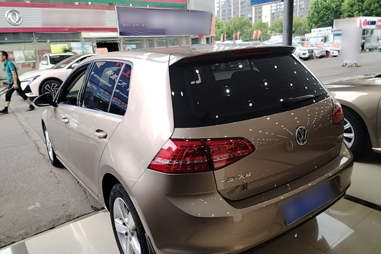 Volkswagen Golf 2016 car image #5
