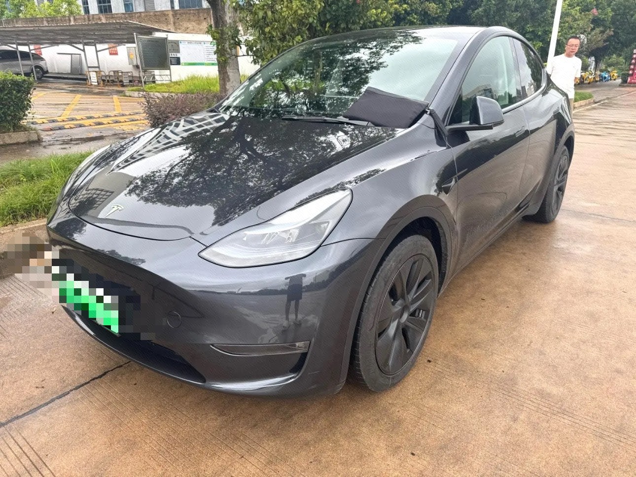 Tesla Model Y 2024 car image 