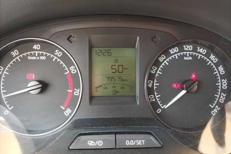 Skoda Rapid 2014 image de voiture #15