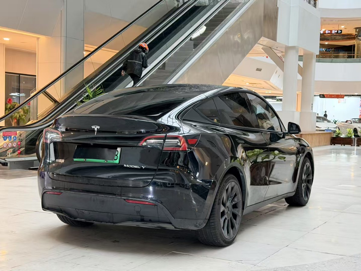 Tesla Model Y 2022 #9 Tesla Model Y 2022 car image #9