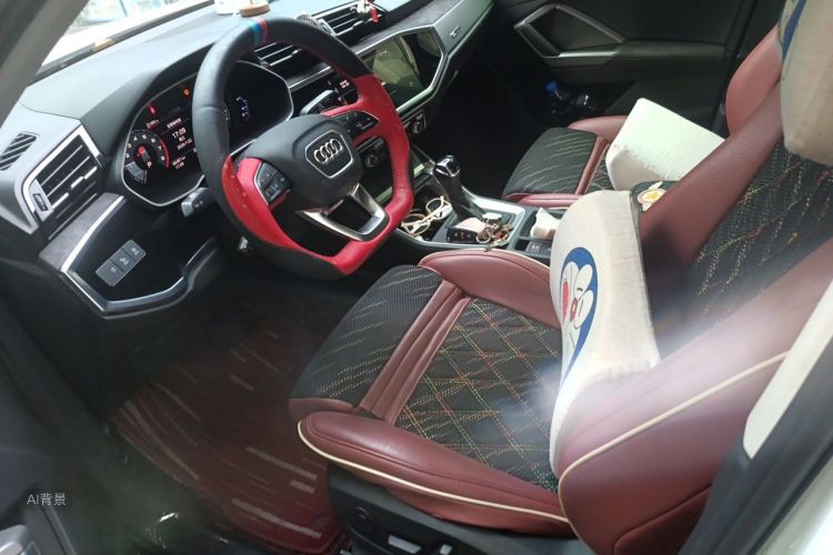 Audi Q3 2019 car image #17