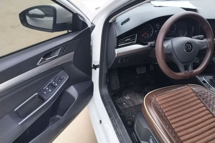Volkswagen Bora 2023 car image #16
