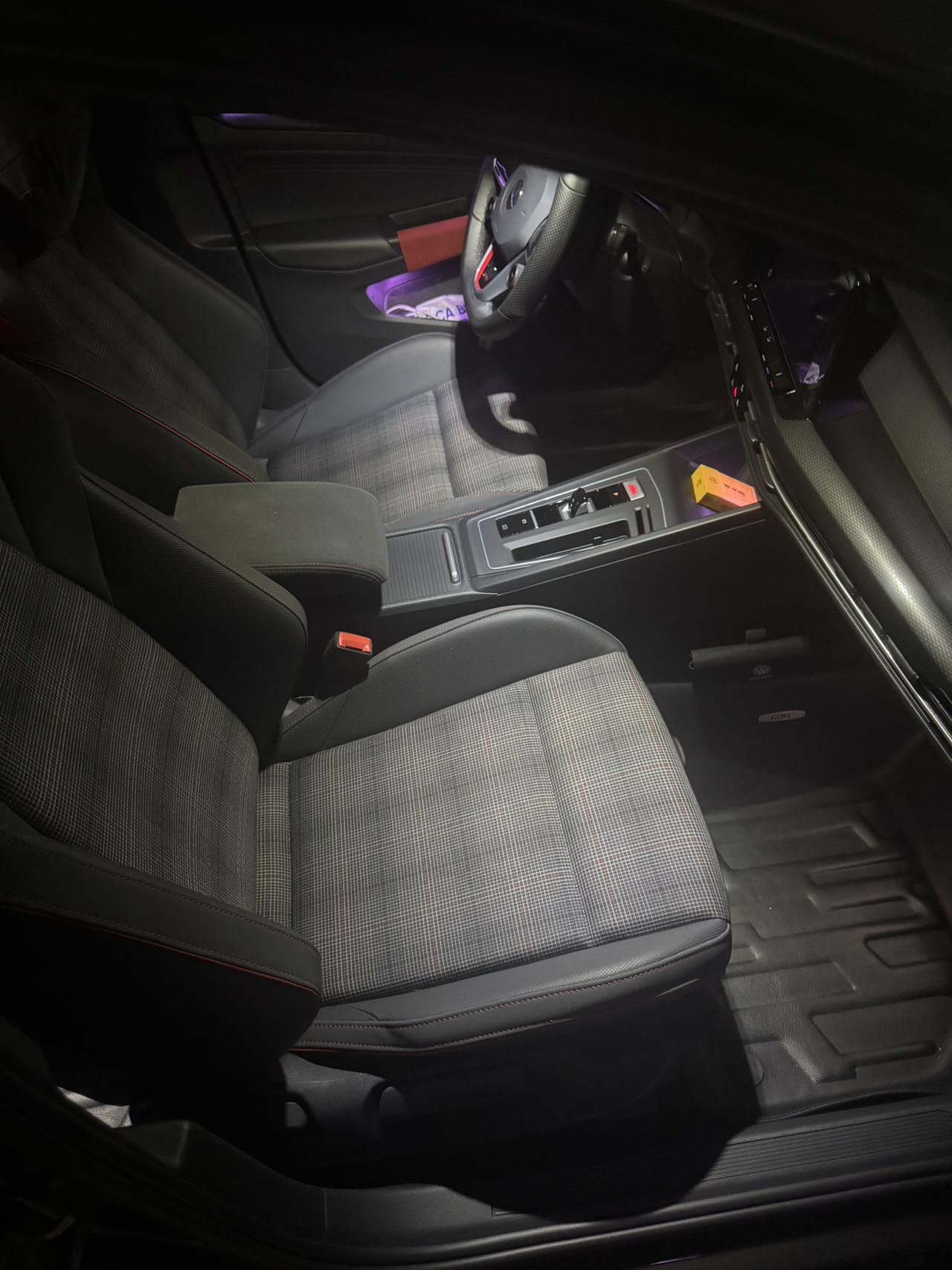 Volkswagen GolfGTI 2023 immagine di auto #6