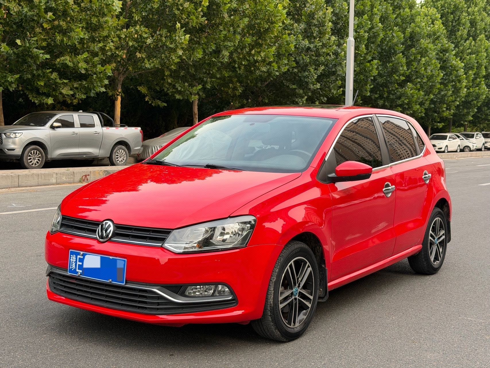Volkswagen Polo 2016 car image 