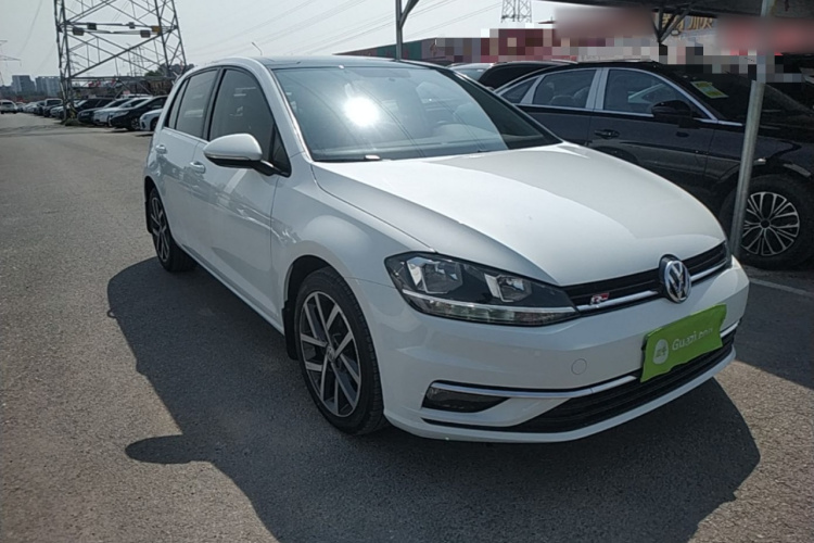 Volkswagen Golf 2020 car image #4