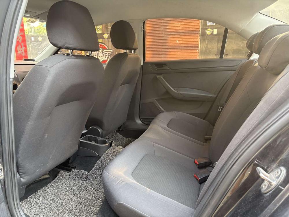 Volkswagen Santana 2015 car image #13