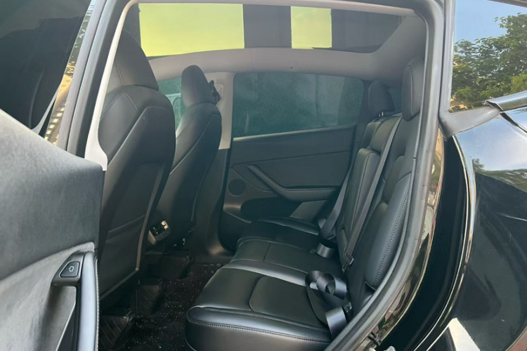 Tesla Model Y 2023 #11 Tesla Model Y 2023 car image #11