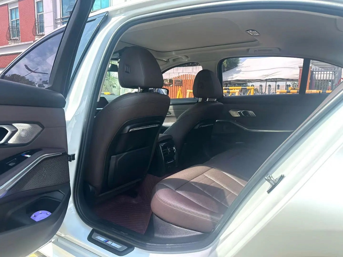 BMW 3 Series 2020 immagine di auto #7