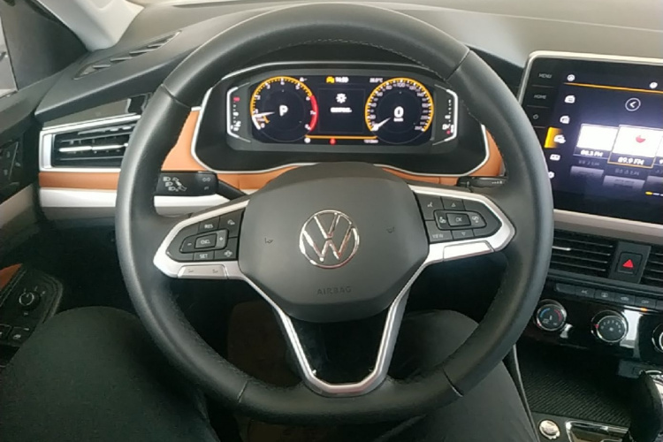Volkswagen Bora 2024 car image #11