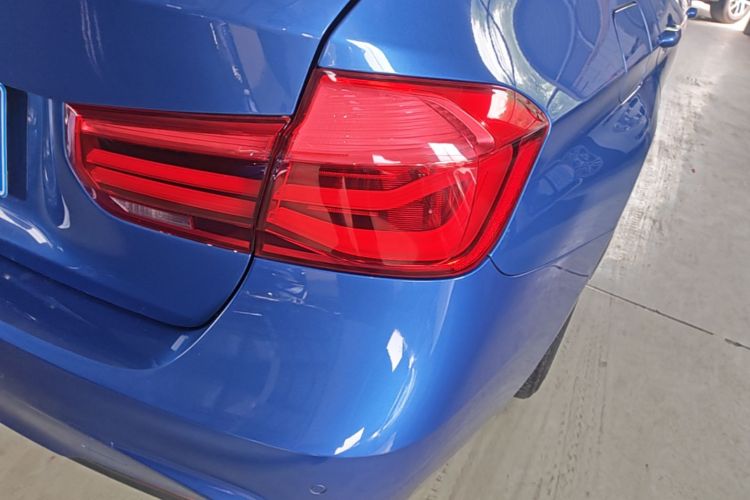 BMW 3 Series 2019 car image #8