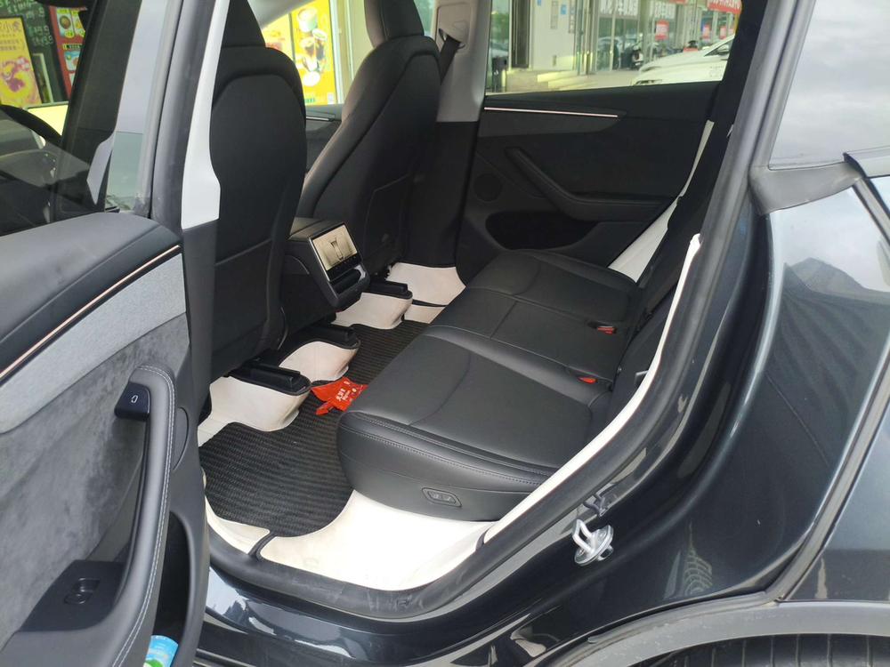 Tesla Model Y 2025 #9 Tesla Model Y 2025 car image #9