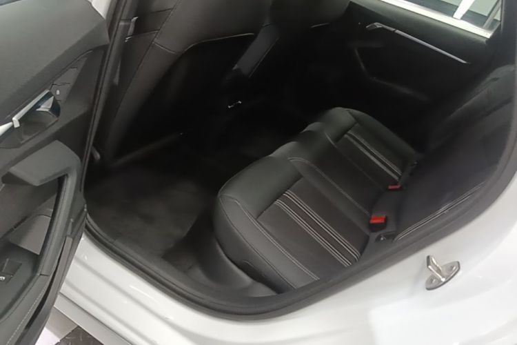Audi A3 2024 car image #17